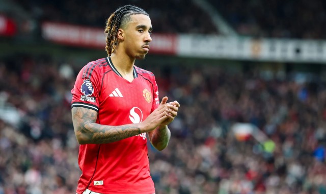 开云官方平台-约罗vs维拉全场数据：传球成功率79%，抢断3拦截3解围5