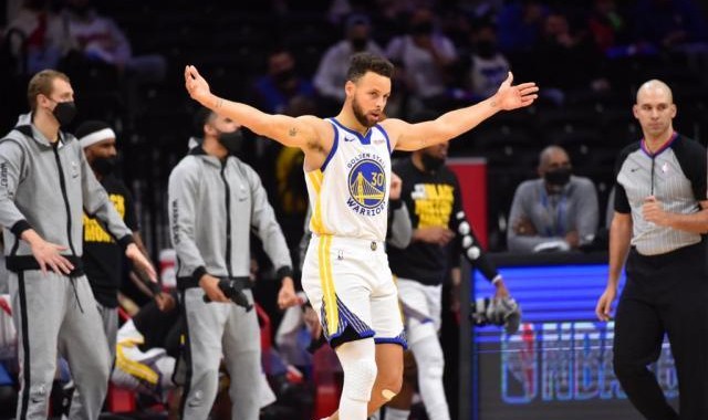 开云-演出落幕！库里连续30+止步11场 手感冰凉仅得18分