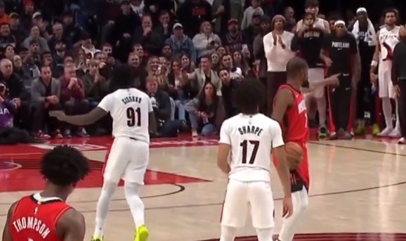 不满开拓者选择点球 杜兰特指着斯普利特开骂：软爆了！