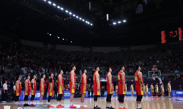 余嘉豪：这届亚洲杯男篮私交很好&amp;很团结 12个人都明白自己的定位